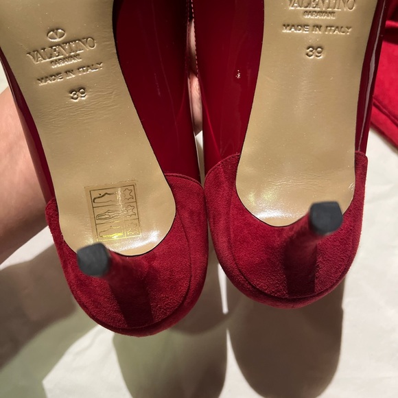 VALENTINO • red heels with small bow - Picture 11 of 15